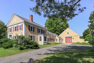 43 Park St, Pepperell, MA 01463