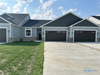 237 S Bridge Rd, Northwood, OH 43619