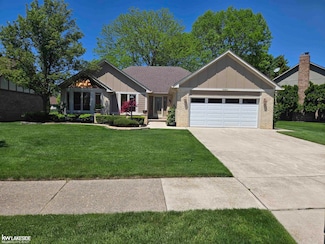 52843 Deerwood Dr, Macomb, MI 48042