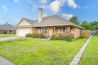 305 Centenial Ave, Ennis, TX 75119