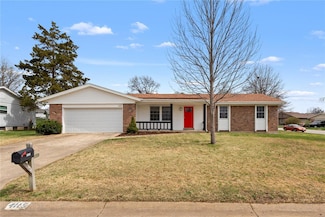 4115 Elkhart Lake Rd, Saint Charles, MO 63304