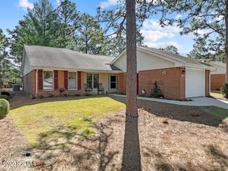 560 Pinehurst Trace Dr, Pinehurst, NC 28374