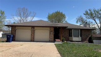 1713 Birch St, Pacific, MO 63069