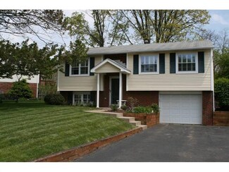 564 Sautter Dr, Crescent, PA 15046