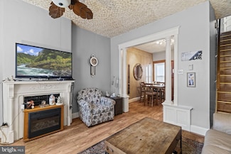 2314 W Oakdale St, Philadelphia, PA 19132