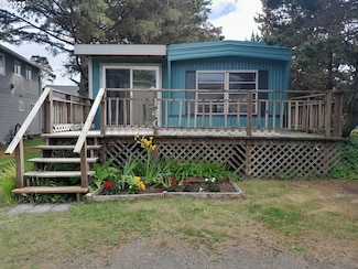 140 NW Vista St, Depoe Bay, OR 97341