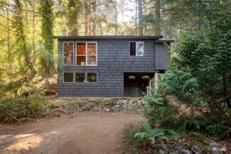 1167 Island Dr, Lummi Island, WA 98262