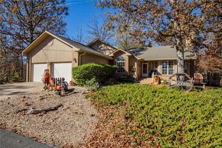 2 Allington Ln, Bella Vista, AR 72715