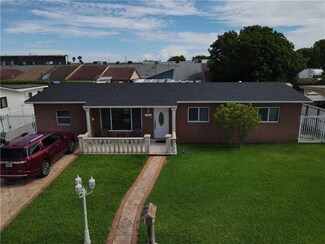 1705 W 65th St, Hialeah, FL 33012