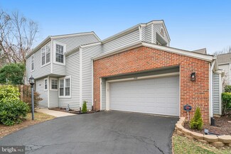 7510 Cross Gate Ln, Alexandria, VA 22315