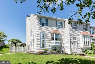670 Boxwood Dr, Hampstead, MD 21074