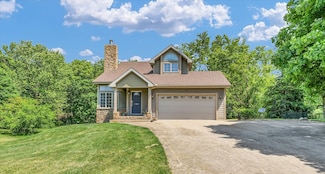 37402 Comanche Dr, Saybrook, IL 61770