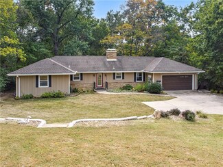 7615 E Gregory Blvd, Kansas City, MO 64133