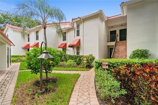 613 Serendipity Dr, Naples, FL 34108