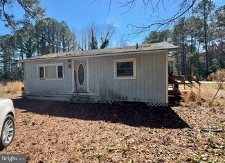 22 Lovers Ln, Lancaster, VA 22503