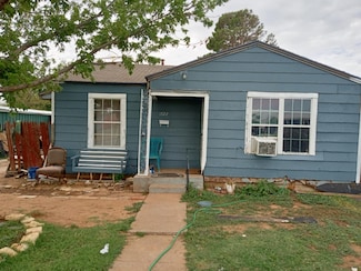 1722 8th St, Levelland, TX 79336