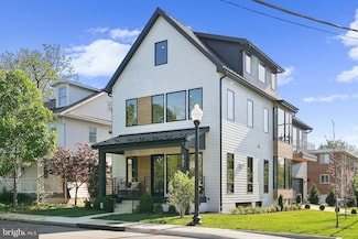 507 S Adams St, Arlington, VA 22204