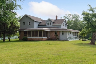 2611 South Rd, Burlington, WI 53105
