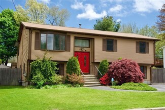 20 Blue Jay Dr, Cranston, RI 02920