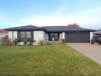 1718 Sunset Ave, Dumas, TX 79029