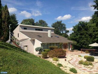 92 Hillcrest Dr, Boyertown, PA 19512