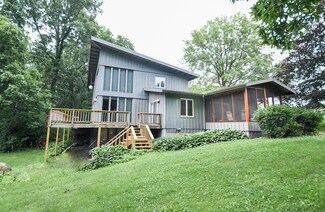 2147 Lowell Park Rd, Dixon, IL 61021