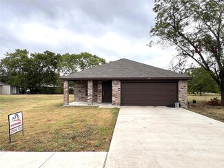 807 E Buffalo St, Forney, TX 75126
