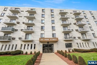 281 Park St Unit 3K, Hackensack, NJ 07601