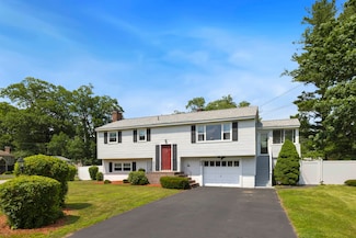 32 Williams St, Salem, NH 03079