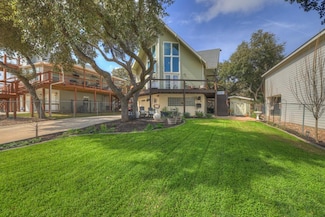 437 Stagecoach Dr, Canyon Lake, TX 78133