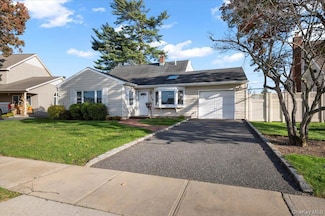 126 Swan Ln, Levittown, NY 11756