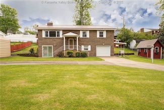 918 Reunion Rd, Elkview, WV 25071