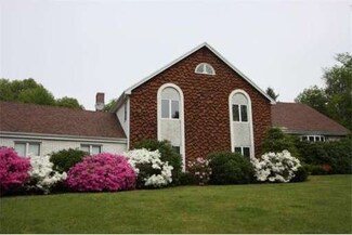 40 Saddle Ridge Rd, Milton, MA 02186