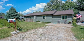 510 Illinois Ave, Holton, KS 66436