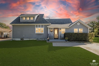 706 Grove St, Wakefield, KS 67487