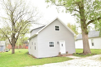 803 E 4th St, Fowler, IN 47944