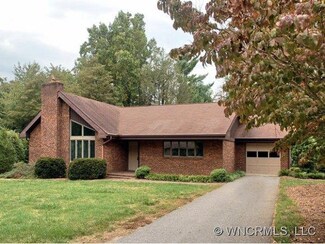 11 Ridgefield Place, Asheville, NC 28803