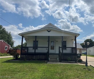 1176 Benton St, Barberton, OH 44203