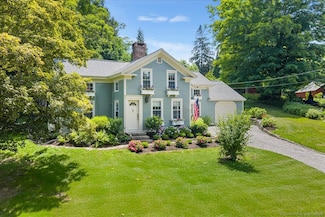 25 Spring St, Chester, CT 06412
