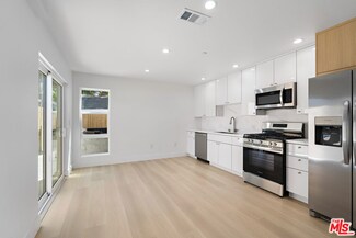 10965 Calvert St Unit 2, Los Angeles, CA 91606
