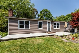 208 Hartzell Rd, Zelienople, PA 16063