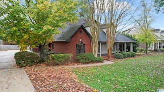 254 York St, Trussville, AL 35173