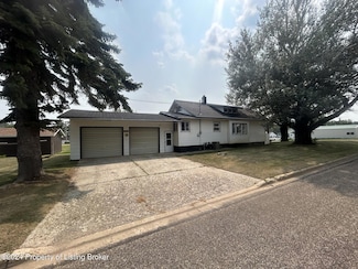 201 3rd Ave SW, Bowman, ND 58623