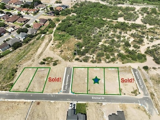 706 Encinal Dr, Eagle Pass, TX 78852