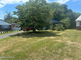 21 Sweet Williams Ct, Toms River, NJ 08755