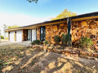 8211 NW 85th St, Oklahoma City, OK 73132