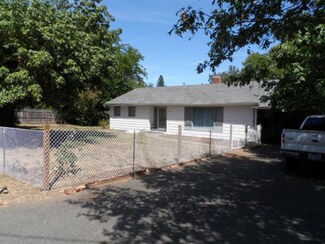 771 Schroeder Ln Unit A & B, Grants Pass, OR 97527