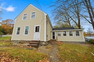 28 W Prescott St, Westford, MA 01886