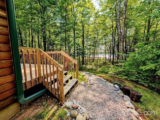 242 Elizabeth Ln, Iron River, MI 49935