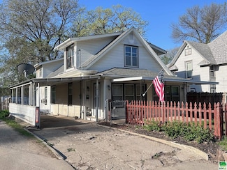 2806 2nd St, Sioux City, IA 51105